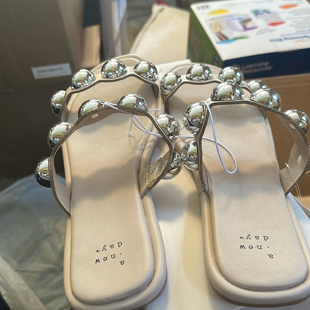 A New Day Adorable sandals. Size 8 1/2​